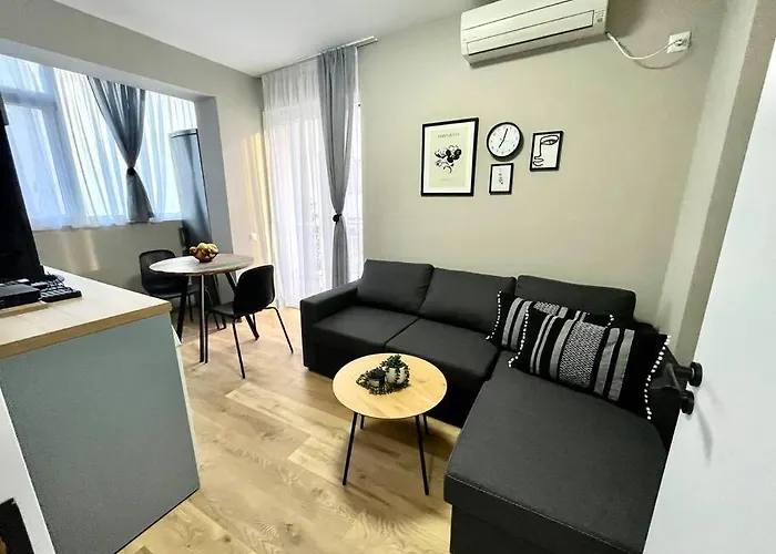 Sea Garden Apartment